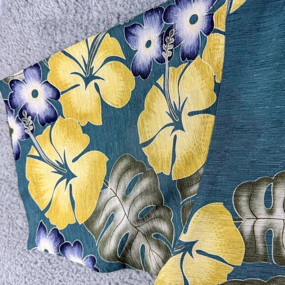 Tommy Bahama Hawaiian Silk Shirt Mens Large‎ Floral AOP Graphic Tropical Beach - Picture 3 of 11